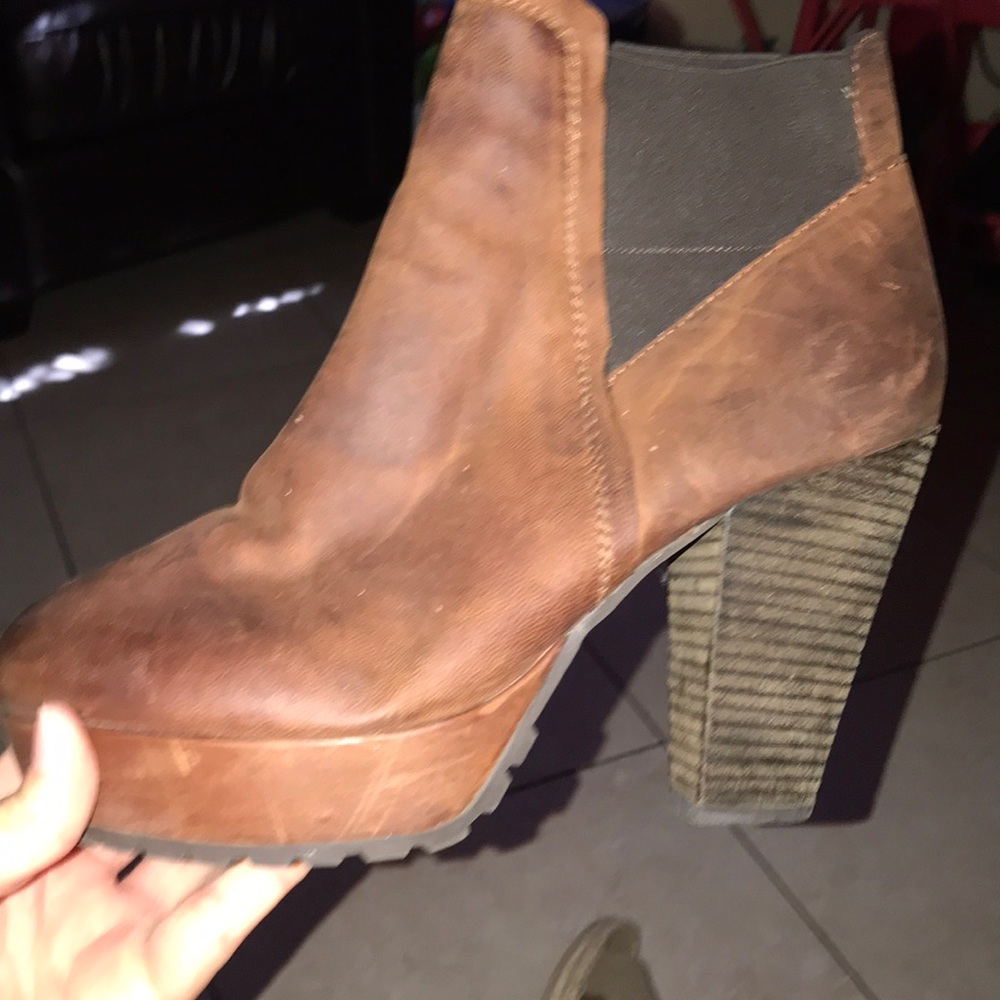 Steve Madden botties